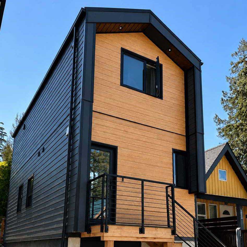 Modern two storey modular home Tofino — exterior view 1